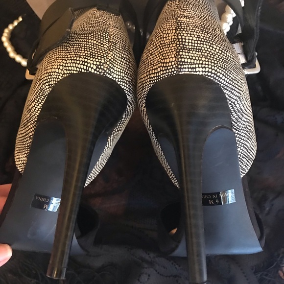 Black and cream 👠 heels! - Picture 6 of 6